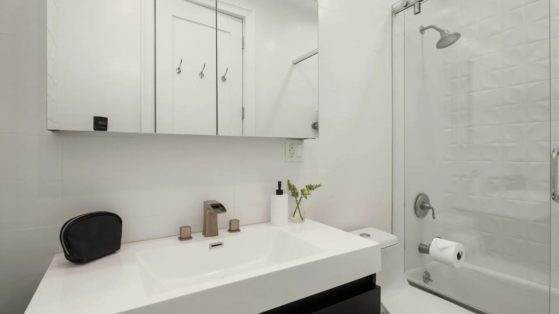 Stylish 3Br Designer Home In Harlem With Parking 纽约 0*,  美国